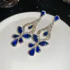 Aretes Colgantes de Mariposa con Incrustaciones de Diamantes en Aguja de Plata, Pendientes Elegantes de Nicho Estilo Palacio, Aretes de Lujo Ligero de Gama Alta al por Mayor