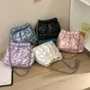 Elegante Bolso de Hombro Fruncido con Hombros Abullonados para Mujer, Verano 2026 Estilo Coreano Simple Estilo Ins Bolso Versátil de Cadena para Debajo del Brazo