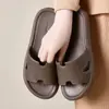 Zapatillas de viaje portátiles 2026 para mujer, zapatillas de casa para baño con tacto suave, populares zapatillas ligeras de baño para hombre