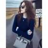 Blusa de tricô color block estilo retrô coreano com gola redonda para mulheres, novo modelo de inverno 2026, rejuvenescedora, modeladora, fashion, top pequeno de alta qualidade