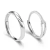 Anel de casal um par de anéis masculinos e femininos simples moda temperamento coreano anel de zircônia coroa anel de diamante de simulação aberto para casamento