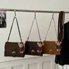 Bolsa Quadrada Pequena Retro Fosca de Alta Qualidade para Mulheres, Bolsa de Ombro Transversal Fashion e Versátil, Bolsa para o Dia a Dia com Fivela de Cinto Estilo Carteiro