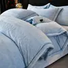 Conjunto de Quatro Peças de Leite Fleece Esculpido de Alto Peso para o Inverno com Fleece Adicional e Fleece de Coral Espessado Conjunto de Três Peças para Roupa de Cama de Dormitório Estudantil