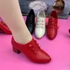 Zapatos de cuero para mujer 2026 nuevo modelo zapatos de vestir para otoño, zapatos de madre con tacones gruesos, suela suave versátil y empeine suave, zapatos de tacón medio para mujer