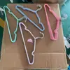 Percha con recubrimiento de plástico, tendedero para estudiantes, tendedero para adultos, percha, perchero de estilo nórdico, perchero de hierro para trajes, perchero para estudiantes