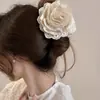 Presilha de cabelo elegante estilo coreano com flor de rosa para mulheres, novo grampo de garra de tubarão de alta qualidade 2026, acessório de cabelo