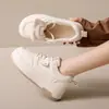 Tênis plataforma da moda para mulheres baixinhas, com sola grossa e forro de lã, nova coleção outono/inverno 2026, tênis branco versátil e quente