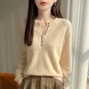 Nuevo suéter de punto de cuello en V con múltiples botones para otoño e invierno, de manga larga, abotonado, color liso, suave y acogedor, diseño elegante, top de capa base
