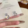 Brincos de agulha prateada com diamantes, argolas redondas transparentes, estilo coreano, adequados para o trabalho, estilosos, simples, de nicho, de alta qualidade, tarrachas elegantes