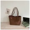Bolsa Tote Retrô de Grande Capacidade Estilo Coreano para Mulheres 2026 Novo Modelo Simples Casual Tendência High-End Bolsinha de Ombro