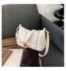 Fieltro color de contraste 2023 nuevo estilo coreano invierno moderno simple casual cuadros relieve cadena hombro axila pequeño bolso cuadrado
