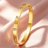 Pulsera de Acero de Titanio Lujo Ligero Tallado Exquisito Completamente Diamantada Tendencia de Moda Simple Pulsera de Alta Apariencia para Mujer Impermeable Pulsera que no Pierde el Color