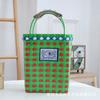 Bolsa Tejida de Plástico para la Celebración del Internet Tailandés 2025 Bolso de Mano Cesta con Bolsa Tejida Color de Contraste Cuadros Bolso de Playa de Nicho para Vacaciones