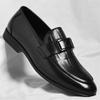 Mocassins para Homens 2025 Outono Novo Moda Britânica Sapatos de Feijão Uma Perna Casual de Negócios Sapatos de Couro Preguiçosos Tendência Masculina