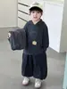 Conjunto Primavera y Otoño para Niños 2226 Nuevo Estilo Coreano Chaqueta Cardigan Infantil Sudadera para Niños Pantalones de Linterna Conjunto de Tres Piezas