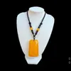 Colgante Optimizado de Aceite de Pollo Ámbar y Cera de Abeja Amarilla Vieja para Hombres y Mujeres Collar para Suéter Accesorio de Ropa Accesorio Versátil