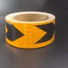 Directo del fabricante: Pegatinas reflectantes de alta luminosidad para rejilla de cristal con forma de flecha, película reflectante para carrocería de camión para la noche, señales de guía de tráfico vial