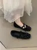 Sapatos Mary Jane Femininos Outono Novo Estilo 2026 Bolinhas Bico Quadrado Suave Fundo Plano Laço Estilo Fada Boca Rasa Sapatos de Salto Único Tecido