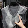 Chaleco de punto para hombre de otoño e invierno 350g, chaleco casual sin mangas de lana gruesa con bloques de color para mediana edad para hombre