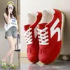 Zapatillas de entrenamiento de moda amarillas alemanas para mujer, zapatillas casuales de malla transpirable para el verano 2026, zapatillas casuales de estilo universitario con cordones