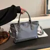 Bolsa Feminina Nova Moda Color Block Casual Simples para o Dia a Dia Grande Capacidade Ombro Único Transversal Bolsa Tote Bolsa de Pulso Bolsa Mulheres