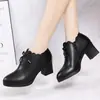 Zapatos de Boca Profunda Individuales Nuevos Primavera y Otoño 2026 Zapatos de Madre Suela Suave Tacón Grueso Zapatos para Mujeres de Mediana Edad Lazo Versátiles Zapatos de Cuero para Dama