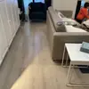 Suelo Laminado Compuesto Reforzado, Imitación Madera Maciza, Impermeable y Resistente al Desgaste, Adecuado para Uso Residencial, Calefacción por Suelo Radiante Interior, 12 mm, Estilo Minimalista Nórdico