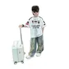 Conjunto Veraniego Moderno y Fresco para Niños, Nuevo Estilo 2025 para Niños Mayores, Camiseta Suelta Elegante Estampada con Jeans Bordados