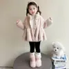 Ropa de Abrigo de Piel para Niñas Invierno 2025 Nuevo Abrigo Grueso y Cálido con Capucha de Forro Polar para Niños Ropa de Abrigo de Invierno Ropa de Abrigo de Año Nuevo