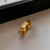 Anillo Abierto de Oro Real de 18K Electrochapado Textura Irregular Lujo Accesible Diseño de Nicho Moderno Versátil Joyería de Gama Alta