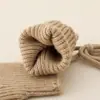 Diseño simple se refiere a guantes de punto para niños, guantes de lana de una sola capa cálidos de invierno, manoplas de estilo colgante para bebé con correa para el cuello