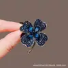 Broche de Cristal de Trébol de Gama Alta Estilo Coreano Accesorios para Traje de Mujer Broche Sentido de Gama Alta Accesorios de Ropa Nicho