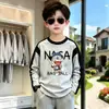 Camiseta de manga larga de algodón puro para niños, primavera y otoño, cómoda y transpirable, top de capa base para niños mayores, camisa de estilo raglán moderna y genial