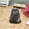 Fabricante Power Bank Bolsa de Veludo Carregador Bolsa de Armazenamento Garrafa de Água Bastão de Selfie Cordão Bolsa de Veludo