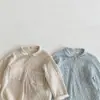 Camisa de Rayas Verticales Estilo Coreano para Niños Primavera/Verano 2026 Camisa Básica de Manga Larga para Bebés y Niños Pequeños Top de Bebé con Cuello Estilo Japonés
