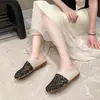 Chinelos Cool Europeus e Americanos Transfronteiriços Wish Chinelos Meio Chinelos Vazados Planos de Verão Novo Estilo Feminino 2026 Atacado Tamanho Grande