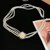 Collar de Perlas Multicapa con Flor Incrustada de Diamantes, Estilo Retro Francés, Cadena Versátil para Clavícula, Cadena Ligera de Lujo y Alta Gama para Suéteres de Mujer