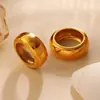 Anillo Ancho Curvo Liso Minimalista Estilo Retro Transfronterizo Europeo y Americano Acero Inoxidable Chapado en Oro de 18K Joyería de Anillo Sencillo para el Día a Día