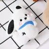 Broche de oso fresa de peluche de dibujos animados lindo perro Pacha Muñeca Muñeca adornos para bolso accesorios de ropa diy al por mayor
