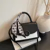 Bolsa Feminina Estilo Francês Bloqueio de Cores Único para o Dia a Dia 2026 Bolsa de Mão Elegante Simples Moda Versátil Bolsa Tote Quadrada
