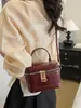 Bolso de Mujer de Gama Alta de Nicho 2026 Nuevo Primavera Versátil Retro Bolso Cruzado Bolso de Mano de Gamuza Bolso Cubo