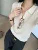 Camiseta de tricô com gola polo vazada estilo coreano para mulheres, estilo summer old money, elegante, modelagem solta, afina a silhueta, top com ombro normal