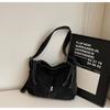 Bolsa de mezclilla con cordón de gran capacidad para mujer 2025 Nueva tendencia Nicho Simple Bolso de hombro Versátil Bolsa de compras para ir al trabajo