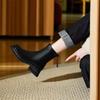 Botas de Couro Macio com Solado Grosso para Mulheres para Aumentar a Altura e Emagrecer Outono e Inverno 2025 Botas Curtas de Algodão Duplo Salto Grosso Elásticas Botas Slim