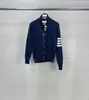 Venta Directa de Fábrica TB suéter cárdigan macarrón lana cuello en V abrigo versátil estilo preppy británico mismo estilo hombres y mujeres