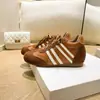 Zapatillas de entrenamiento retro alemanas de cuero genuino en stock, con aumento de altura de 6 cm para mujer, novedad otoño 2026, deportivas casual versátiles, zapatos Forrest Gump