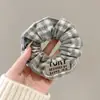 Goma para el pelo floral marrón, elegante y a la moda, con diseño de cuadros para mujer, nuevo estilo 2026, accesorio para el pelo de tela de alta calidad