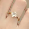 Anillo Cara de Huevo de Calcedonia Hielo Imitación Chapado en Oro Lujo Anillo Cara de Huevo Totalmente Incrustado con Diamantes Anillo Elegante