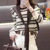 Suéter de punto con chal a rayas de dos piezas falsas para mujer, nuevo top casual holgado de otoño, chal de punto fino a rayas para mujer
