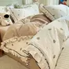 Súper suave~Estilo pastoral francés juego de cuatro piezas 100% algodón puro con funda de edredón de encaje floral pequeño, juego de tres piezas de algodón, ropa de cama Nantong